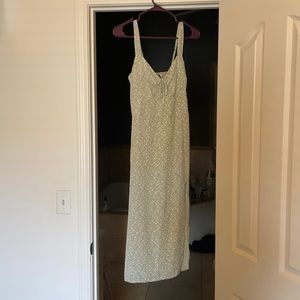 Abercrombie and Fitch midi dress. Never worn. Floral. Size small!